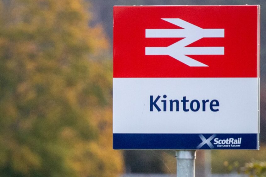 A sign for Kintore train station