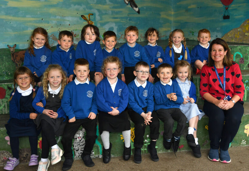 Fyvie Primary School with their teacher Mrs Knox