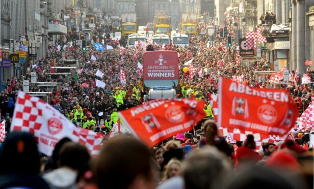 Aberdeen FC League Cup victory parade 2014