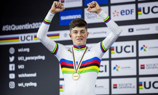 Fin Graham winning gold at the 2022 UCI Para-cycling Track World Championships. Image: Alex Whitehead/SWpix.com/Shutterstock
