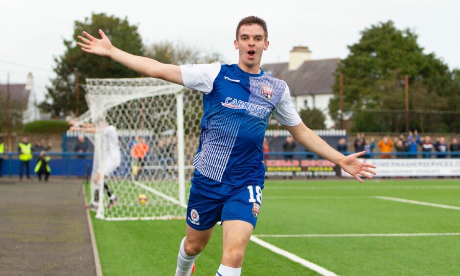 Matthew Wright, celebrating scoring for Montrose against Dunfermline during his loan spell from Ross County.