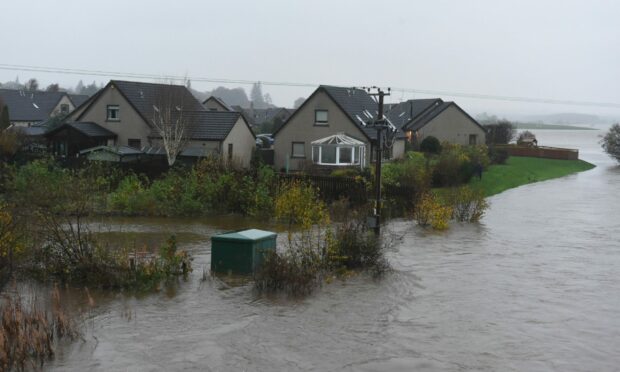 Flooding in Kemnay. Image: Paul Glendell/ DC Thomson.