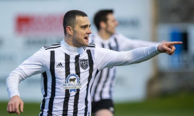 Scott Barbour has extended his contract with Fraserburgh until the summer of 2028