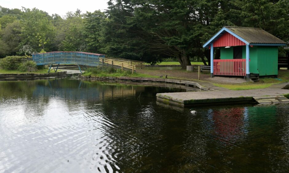 The boating pond in Whin Park