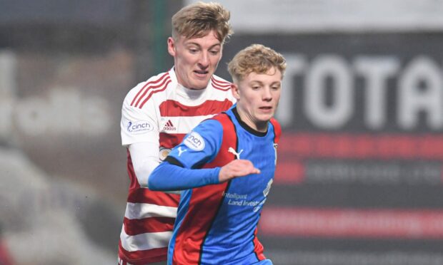 Caley Thistle forward Calum MacKay gets in ahead of Hamilton opponent Matthew Shiels. Image: Craig Foy/SNS Group