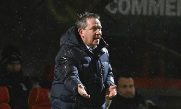 Caley Jags head coach Billy Dodds makes his point from the sidelines at Firhill. Image: Rob Casey/SNS Group