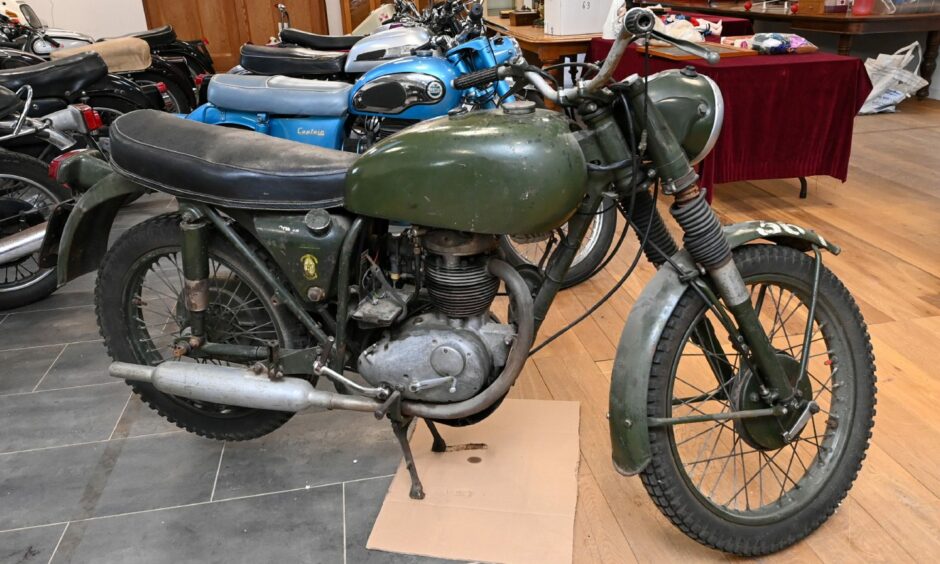 1967 ex-War Dept BSA B40 350cc with an estimated selling price of £2,000-£3,000.