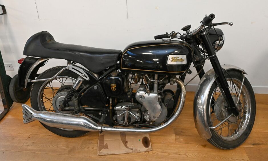 1962 Velocette Viper 350cc with an estimated selling price of £3,300-£4,200.