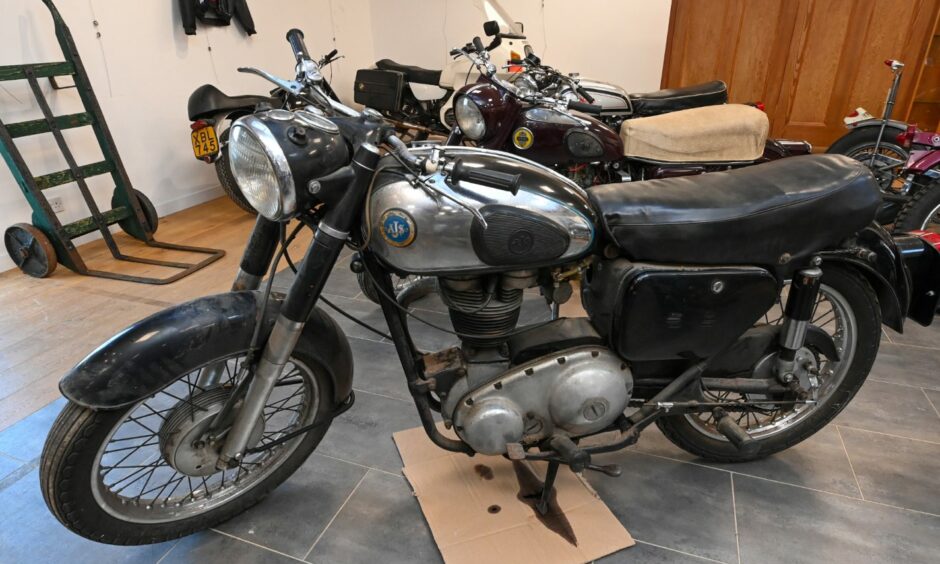 1961 AJS 650cc Model 16 with an estimated selling price of £2,000-£3,000.