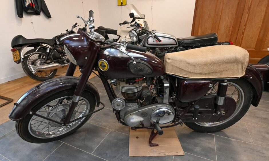 1956 Ariel Red Hunter 350cc with an estimated selling price of £2,000-£3,000.