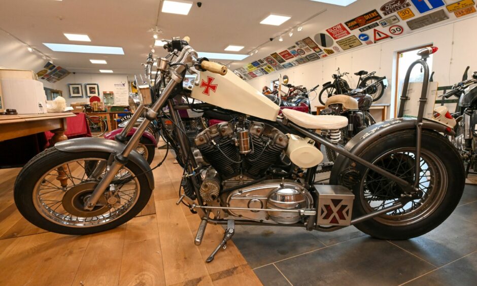 1984 Harley Low Rider 900cc with an estimated selling price of £2,000-£3,000.
