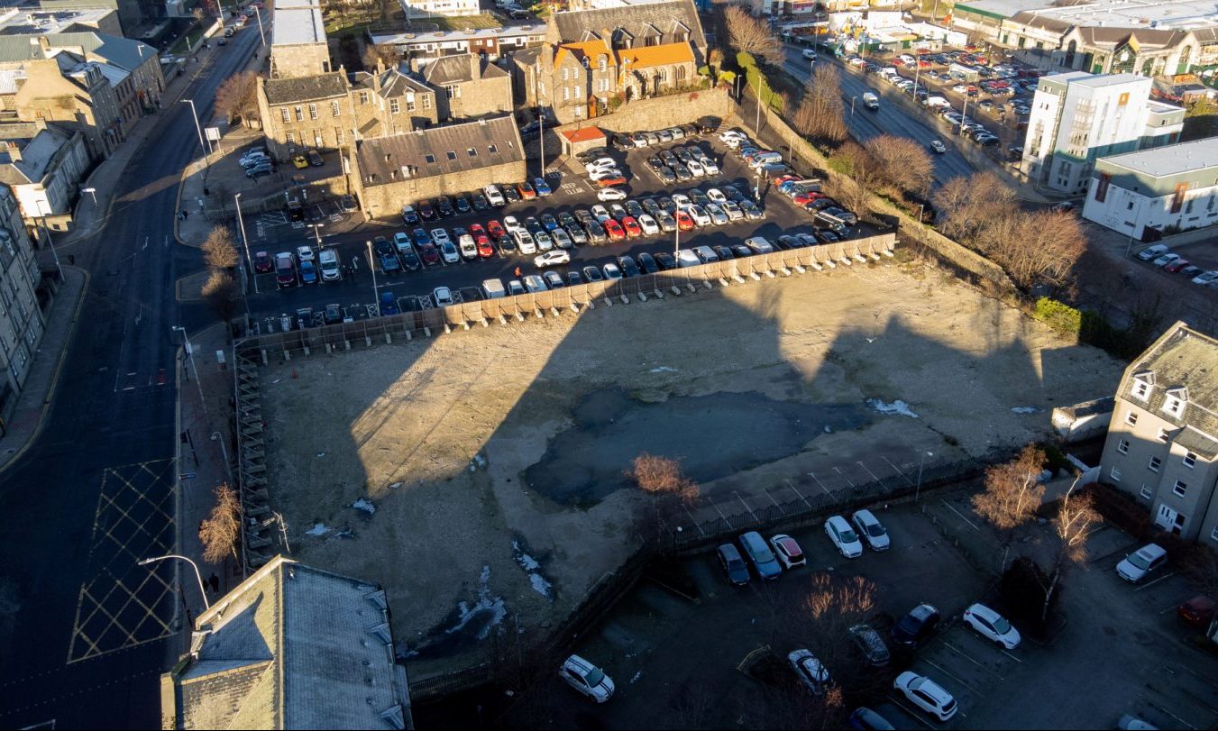 A huge patch of land in Aberdeen city centre lies abandoned as housing plans stall