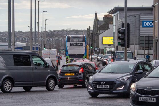 CR0040271 19/12/2022
Traffic on Market Street, Aberdeen.    
Picture by Kami Thomson/DC Thomson