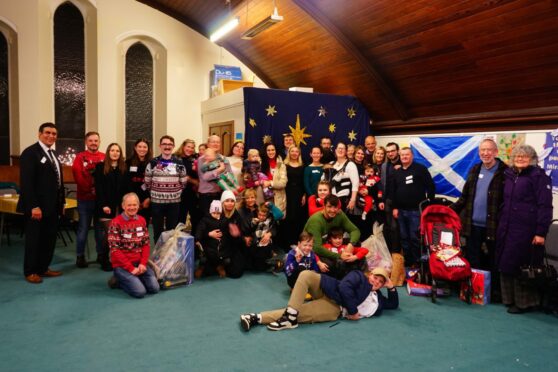Ukrainians families with host families and members from Elgin Baptist Church. Image: Eleanor Clarke