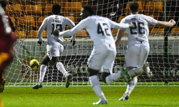 Jordy Hiwula finds the net against Motherwell. Image: SNS