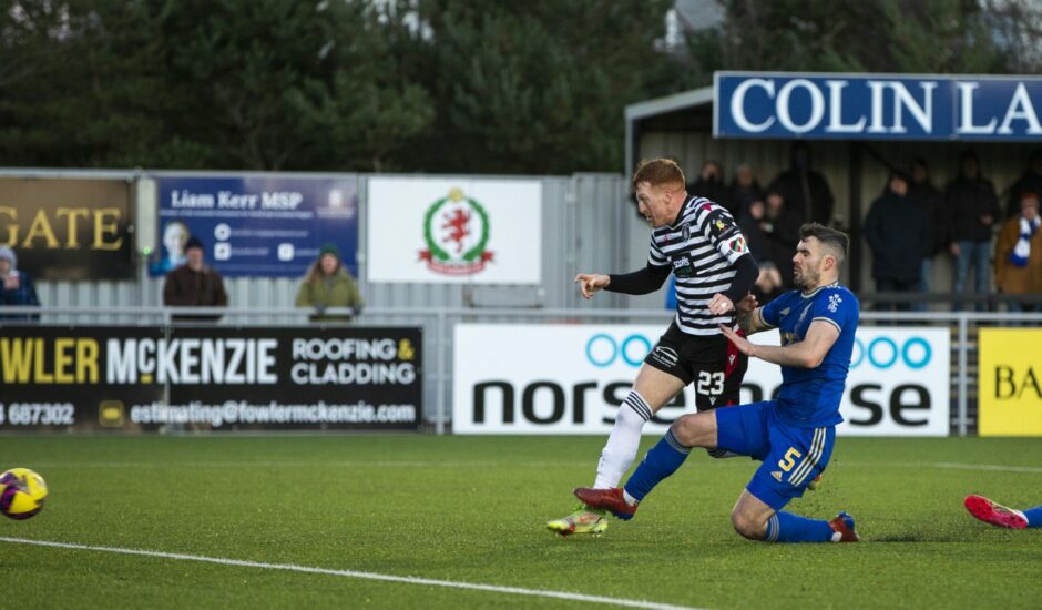 Simon Murray bags his second against Cove. Image: SNS