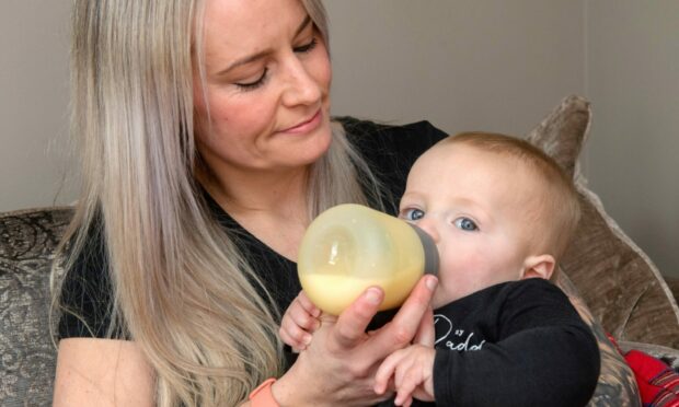 Steph Mcilhiney says son Deveron is "thriving" on donated breastmilk. Image: Kath Flannery/ DC Thomson