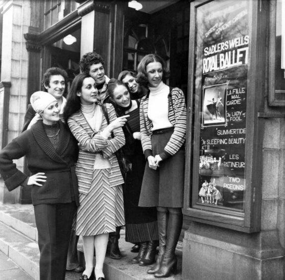 1977 - Margaret Barbieri with other principal stars of Sadler’s Wells Royal Ballet, read the show’s billing outside HM Theatre. With Margaret are Vyvyan Lorrayne, Carl Myres, Lois Strike, Peter O’Brien, Marion Tait and Christine Aitken.