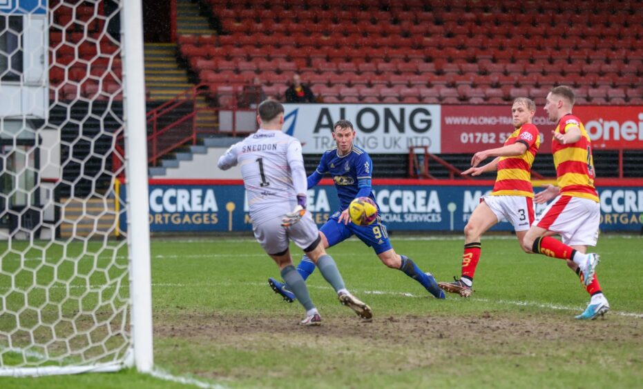 Mitch Megginson puts Cove Rangers in front. Image: Dave Cowe