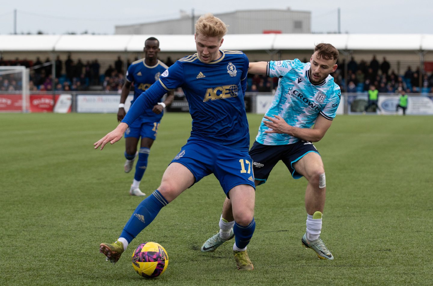 Luis Longstaff in action for Cove Rangers against Dundee. Image: SNS