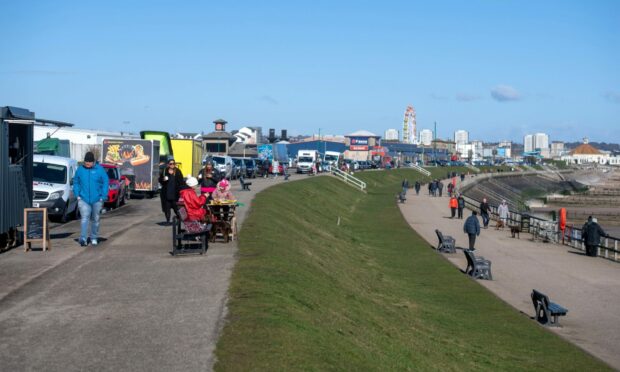 Walkers have been asked to avoid the Beach Esplanade.  Image: Kath Flannery/DC Thomson