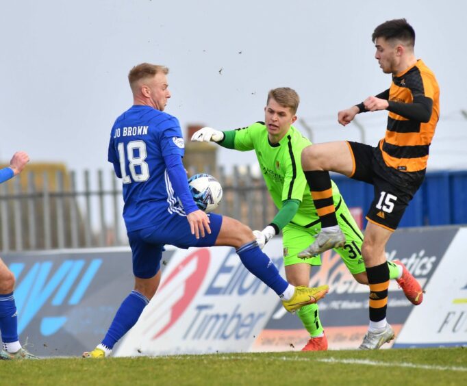 Peterhead player-coach Jordon Brown in action against Alloa Athletic. Image: Duncan Brown