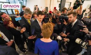 Members of the Scottish press interview First Minister Nicola Sturgeon (Image: Stuart Wallace/Shutterstock)