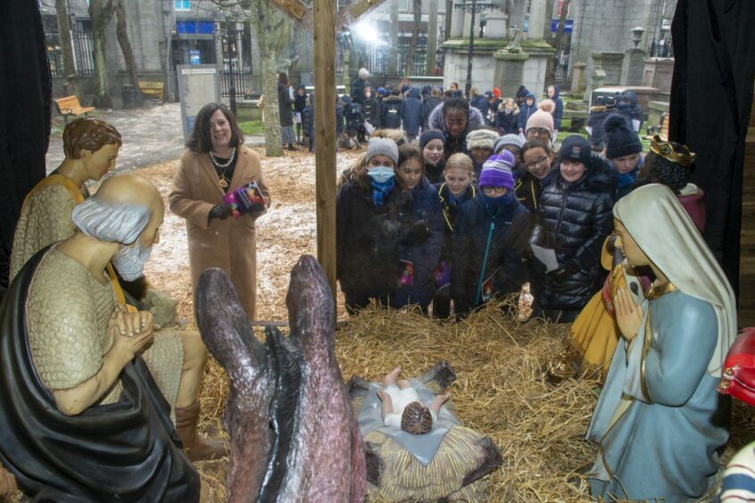 When depute provost, Jennifer Stewart led the ceremony to open the nativity at St Nicholas Kirk in 2021. Image: Aberdeen City Council.