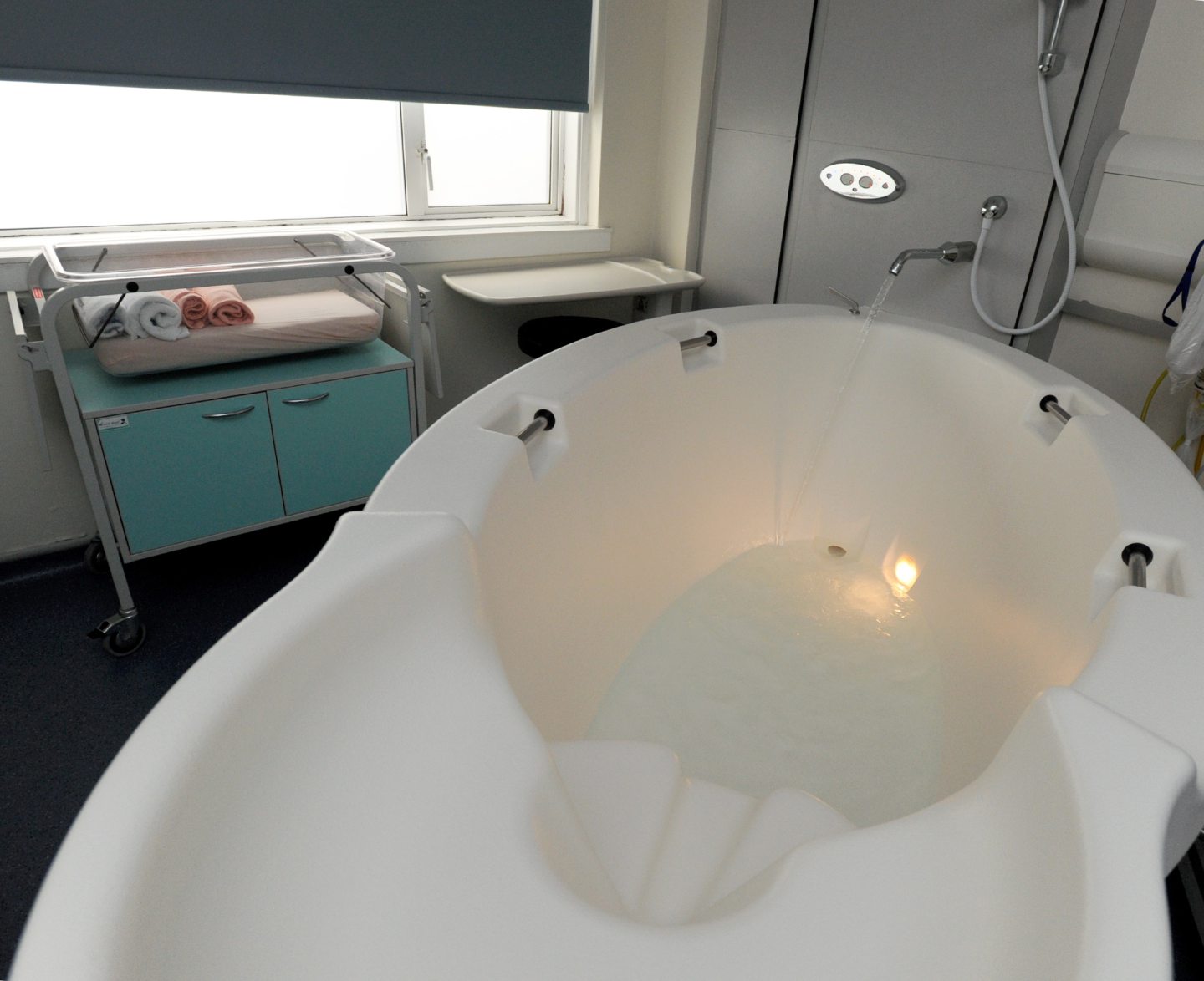 Leak at Aberdeen Maternity Hospital causes birthing pool to close