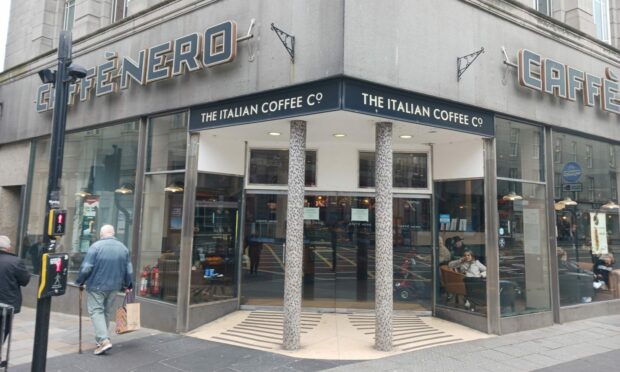 Caffe Nero was busy on its final day today. Image: Chris Cromar/DC Thomson.