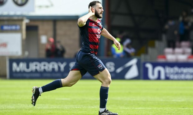 Ross County's Alex Iacovitti (C) celebrates scoring against Livingston. Image: SNS.