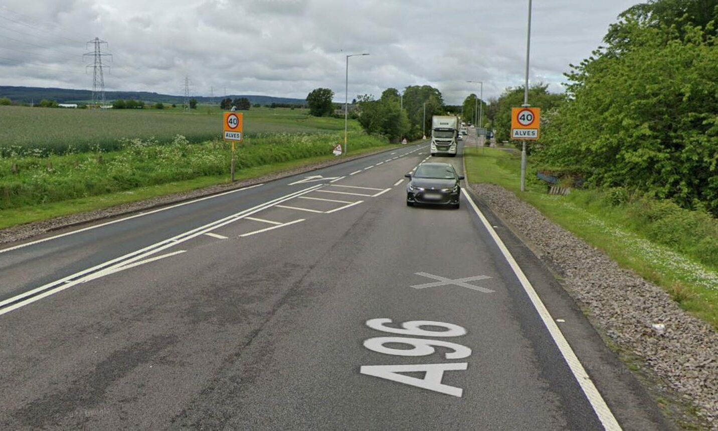 The overtaking lane, just to the east of Alves. Image: Google Streetview