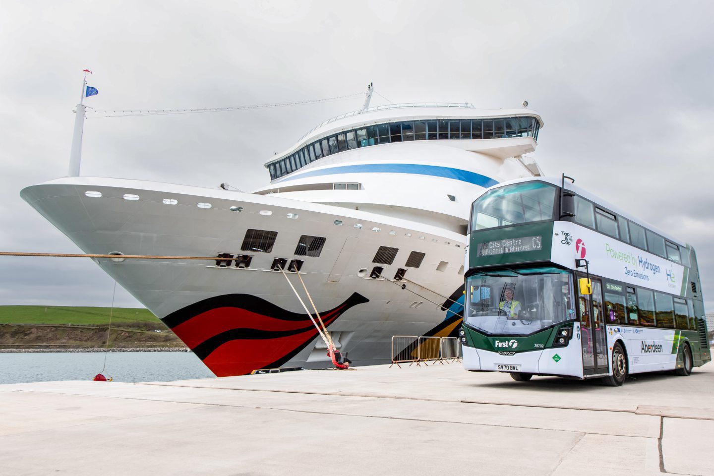 cruises from aberdeen harbour