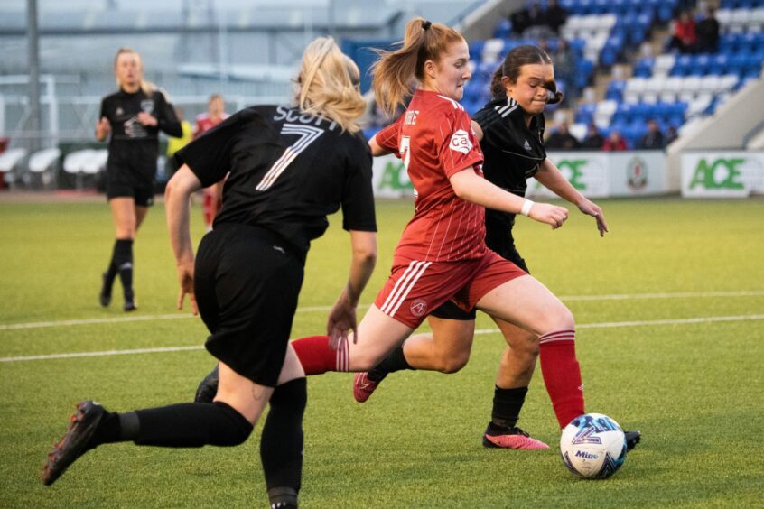 Aberdeen Women's Eilidh Shore on the pitch, playing against Glasgow Women.