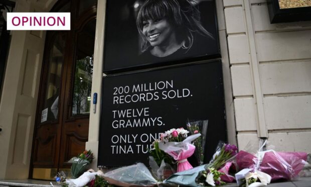 Floral tributes for the late Tina Turner (Image: Andy Rain/EPA-EFE/Shutterstock)