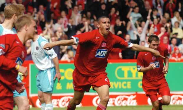 Richie Byrne celebrates scoring for Aberdeen against Hearts in May, 2005. Image: Kami Thomson/DC Thomson.