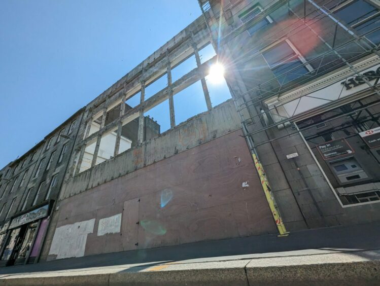 The concrete facade of the former BHS building could be cut away - if signed off by structural engineers working on the Aberdeen market project. Image: Alastair Gossip/DC Thomson