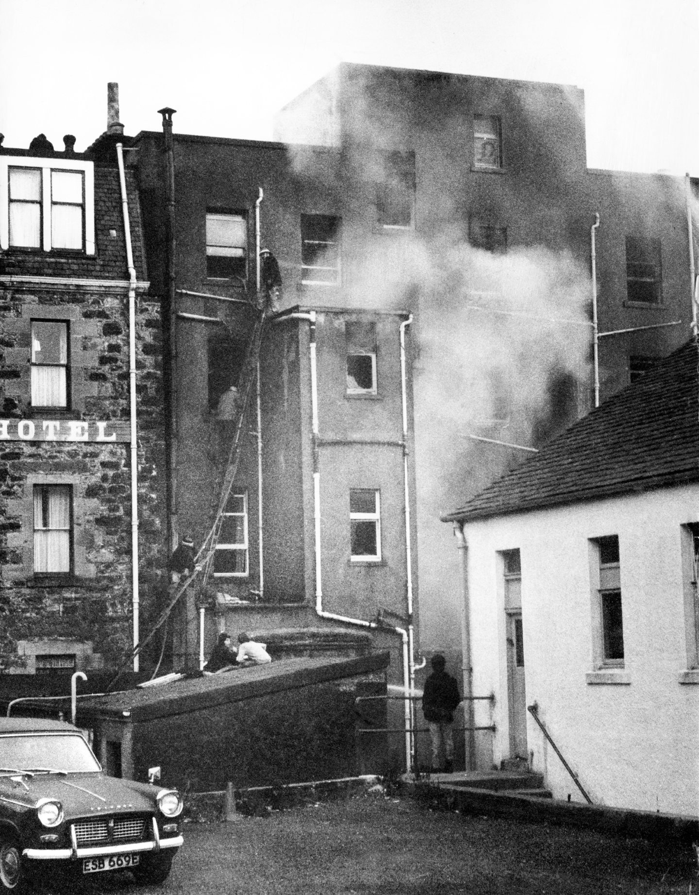 The fire at the Esplanade Hotel in Oban in 1973. 