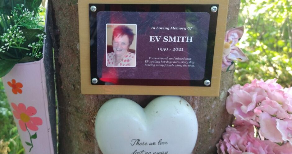 Ev Smith's tribute plaque 