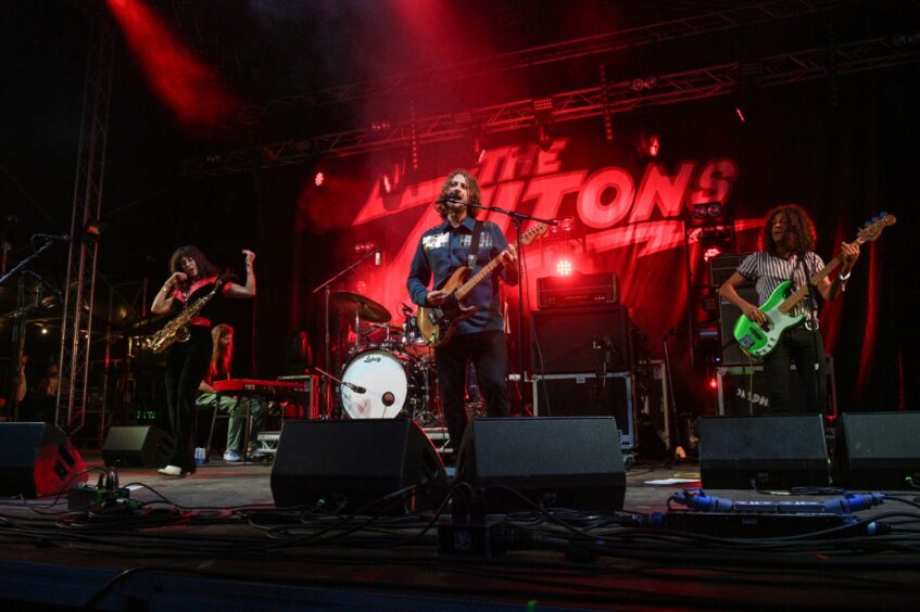 Zutons performing.