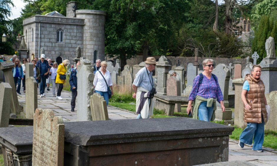 Old Aberdeen tourists