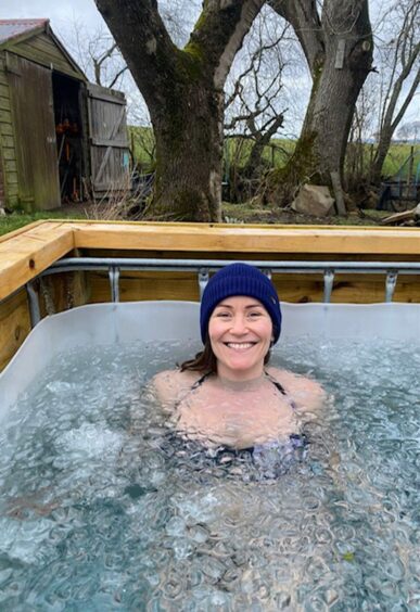 Nicola in an outdoor ice bath.