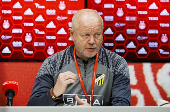 BK Hacken manager Per-Mathias Hogmo at Pittodrie. Image: SNS.