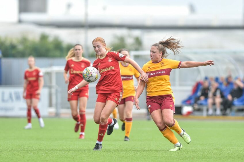 Eilidh Shore in action for Aberdeen against Motherwell