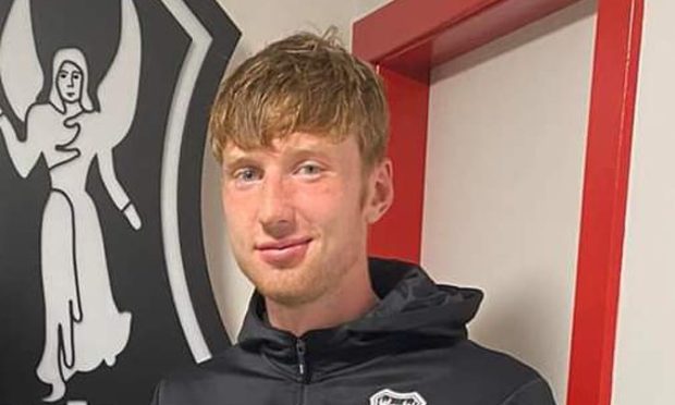 Connall Ewan, right, alongside Ross Draper after joining Elgin City on loan from Ross County. Image: Elgin City FC