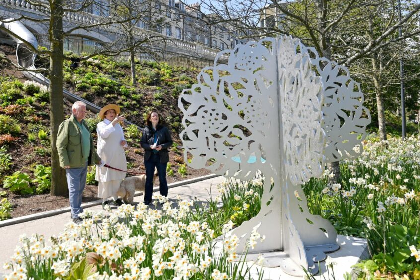 Artist Nicola Atkinson met with members of the public to give away the offcuts from her Memory Tree sculpture. John Wigglesworth helped to organise the community event in May. Image: Kath Flannery/DC Thomson