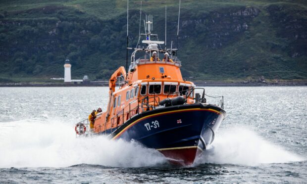 Tobermory lifeboat was called out to assist the vessel. Image: Supplied.