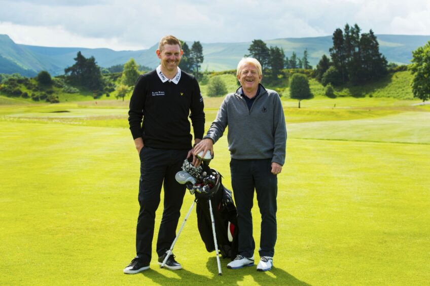 Stephen Gallacher and Gordon Strachan on the golf course 