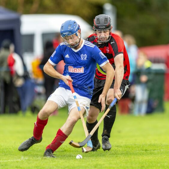 Ross Macrae (Kyles) in front of Garry Lord (Oban). Image: Neil G Paterson.