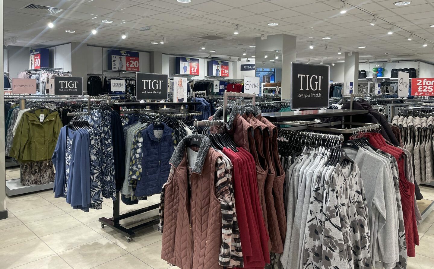 Stornoway Coop launches its refurbished store with Stag Bakeries